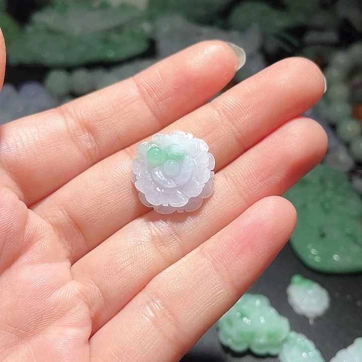 颈饰未镶嵌翡翠鹿****聊天