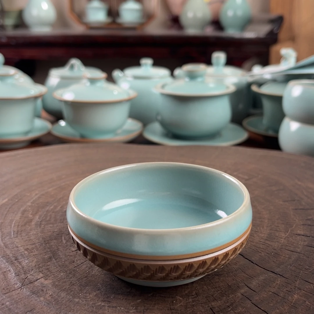 仿古天青釉跳普洱杯