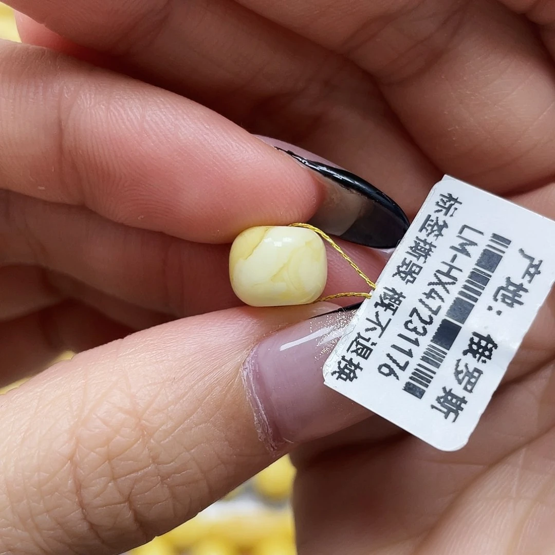 琥珀珠宝奇石未镶嵌10*8mm微瑕福利款