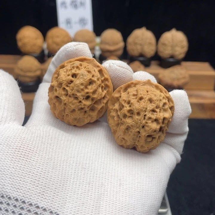 文玩核桃把件云南铁核桃2