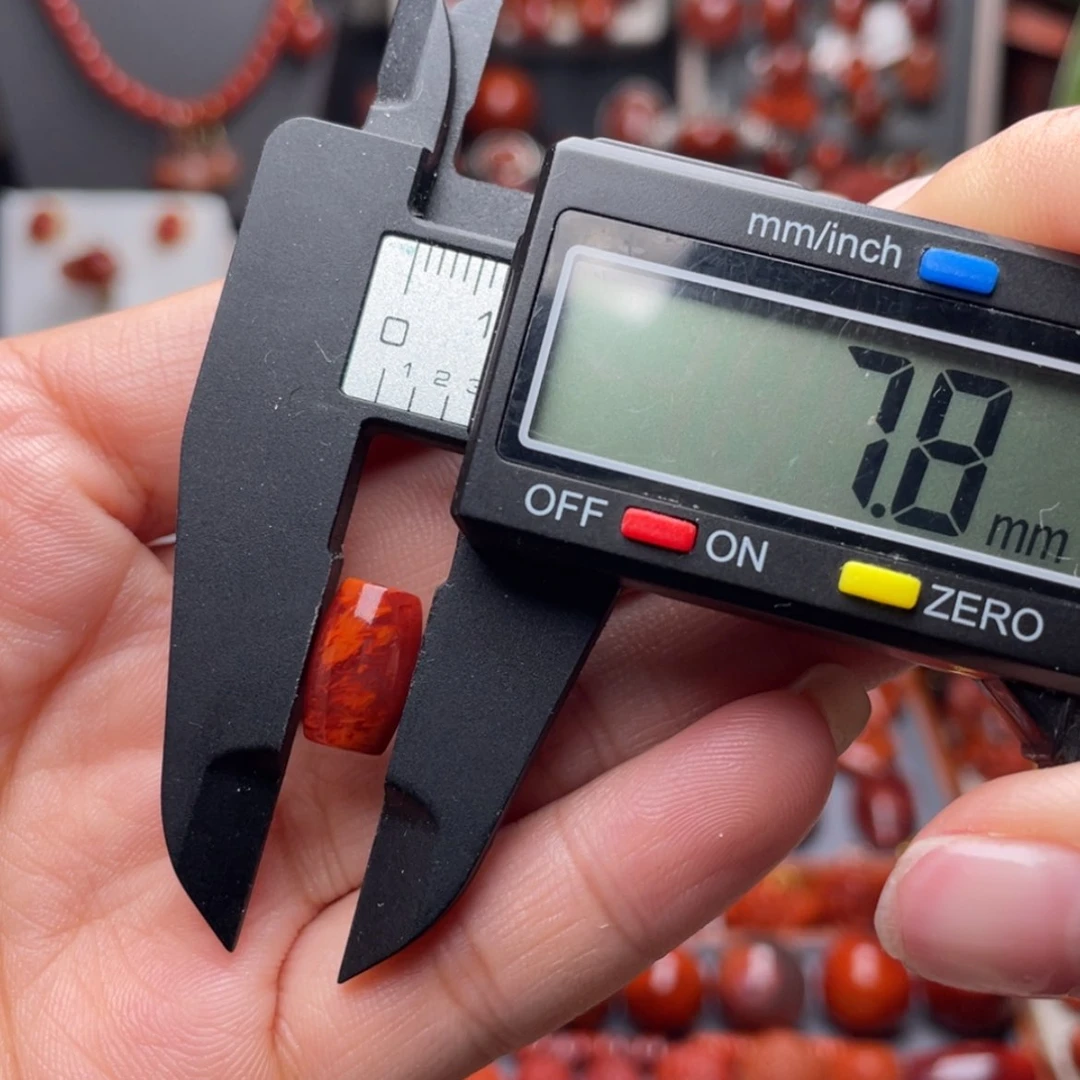 【闪购商品】南红玛瑙桶珠未镶嵌亿**犸