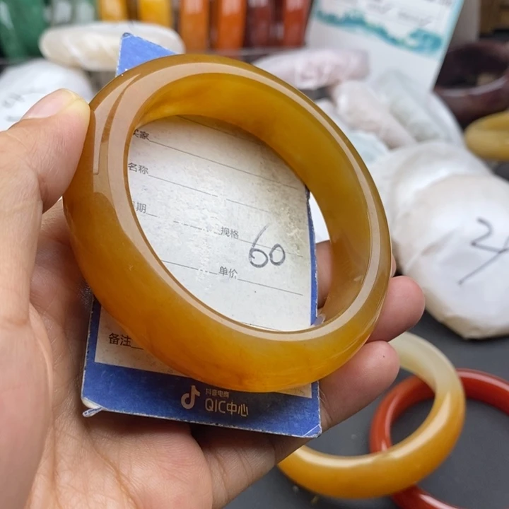 石英质玉未镶嵌手镯