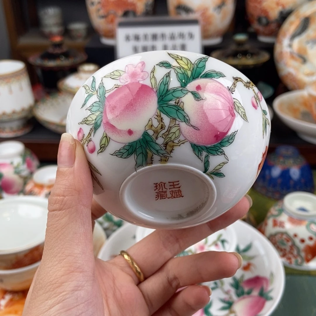 陶瓷的设计师是一个人