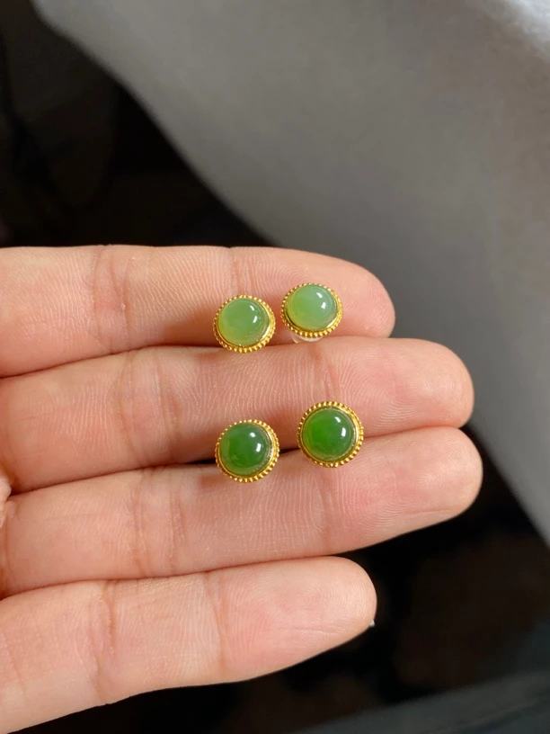 天然和田玉碧玉耳钉 925银镶嵌 6毫米 颜色好看 水头好  一对价格