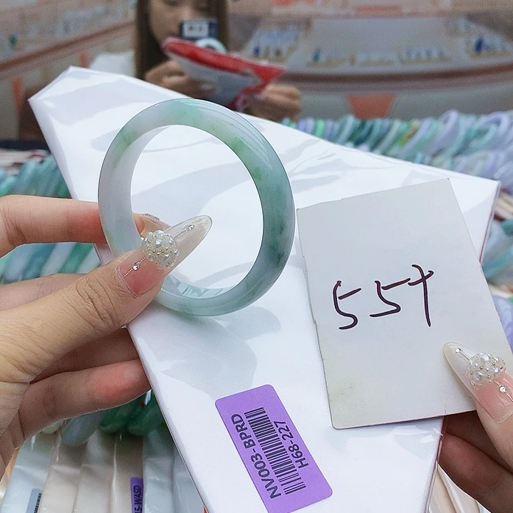 翡翠手镯未镶嵌The