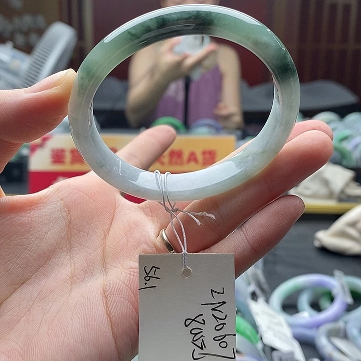 翡翠手镯未镶嵌56贵妃