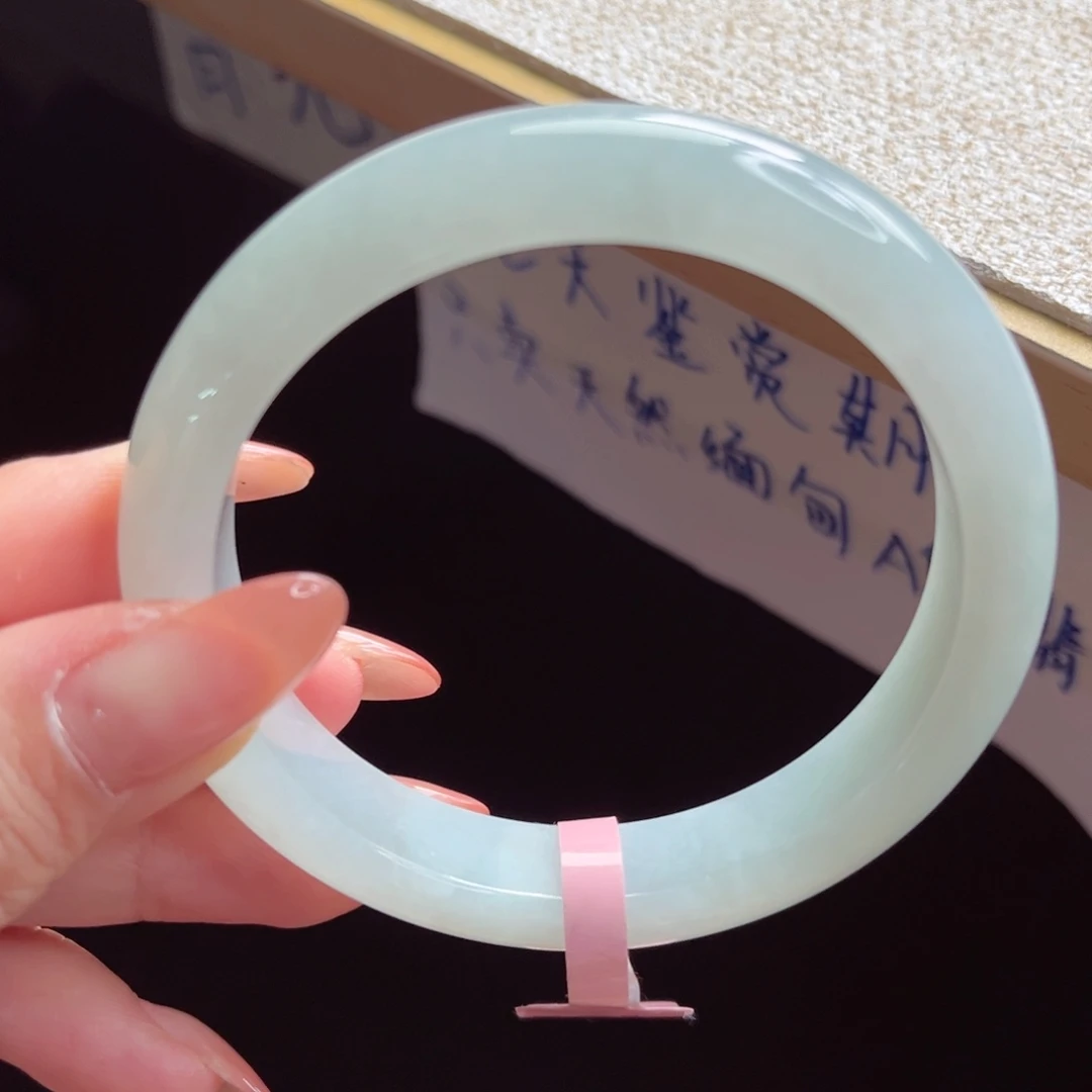 未镶嵌手镯翡翠手镯