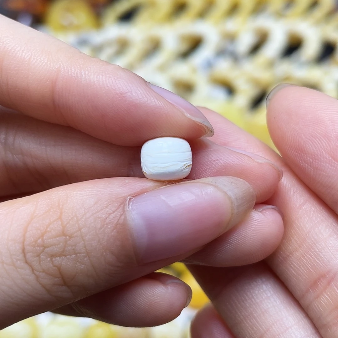 未镶嵌蜜蜡裸石老型8✖️6.8mm瑕