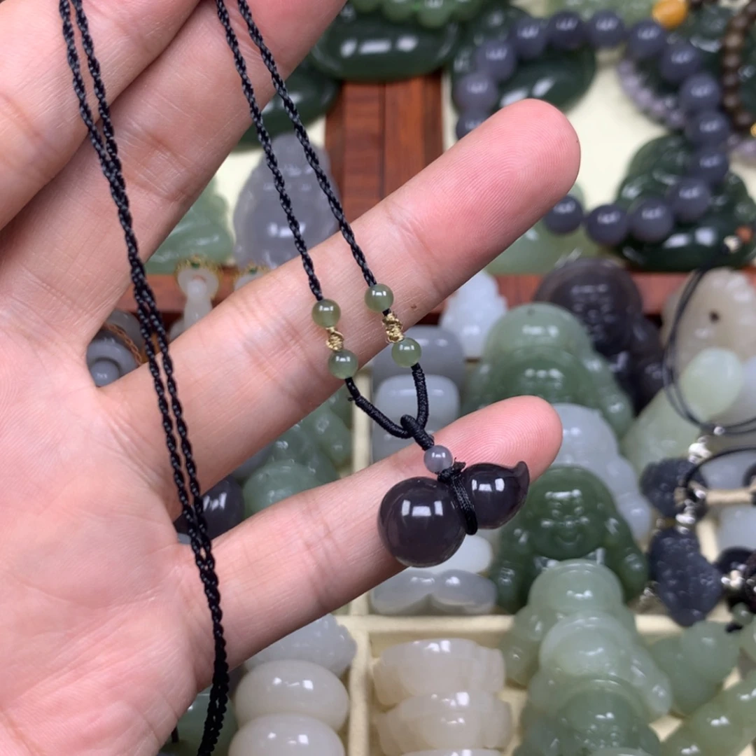 【闪购商品】颈饰未镶嵌和田玉