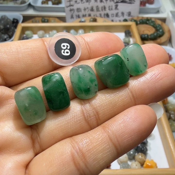 和田玉未镶嵌珠宝奇石