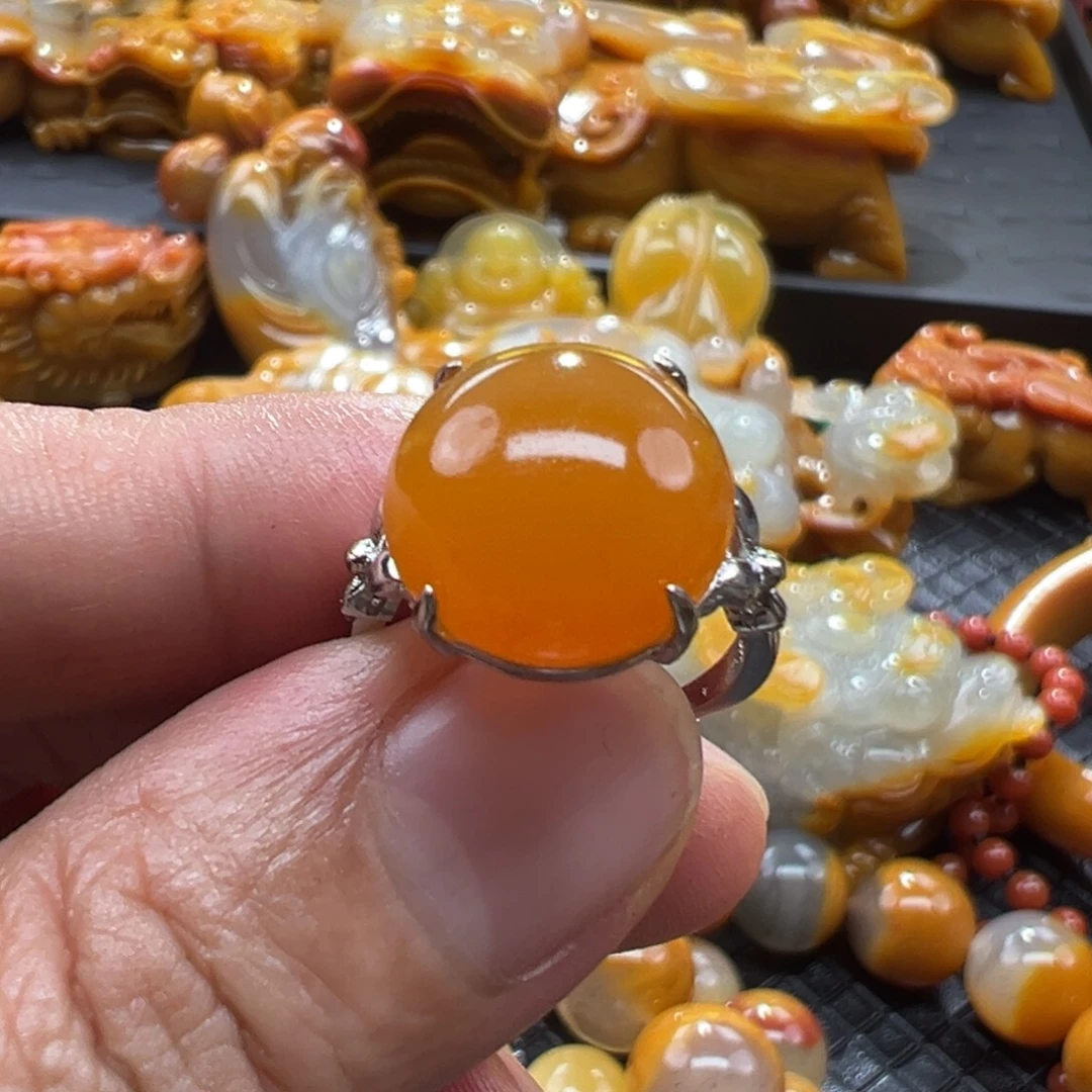 颈饰未镶嵌石英质玉