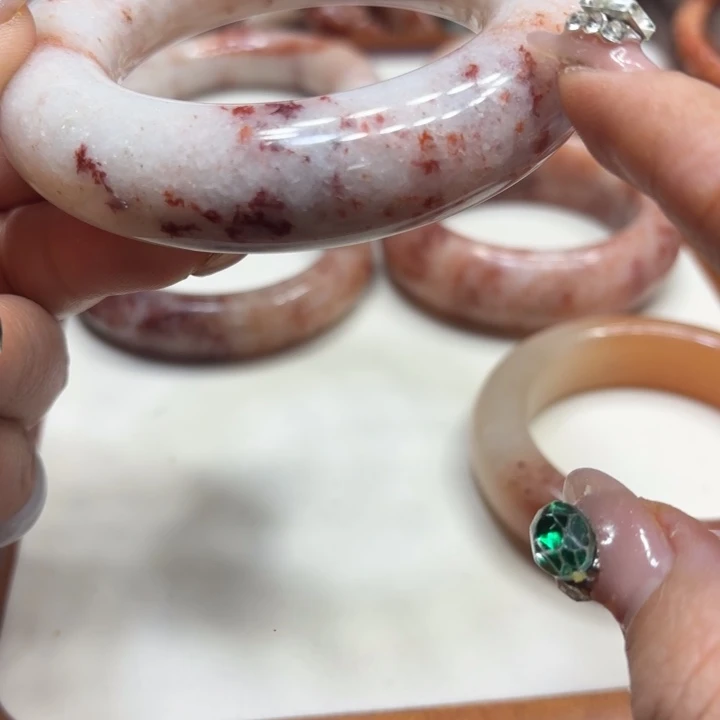 夢***影石英岩玉未镶嵌颈饰