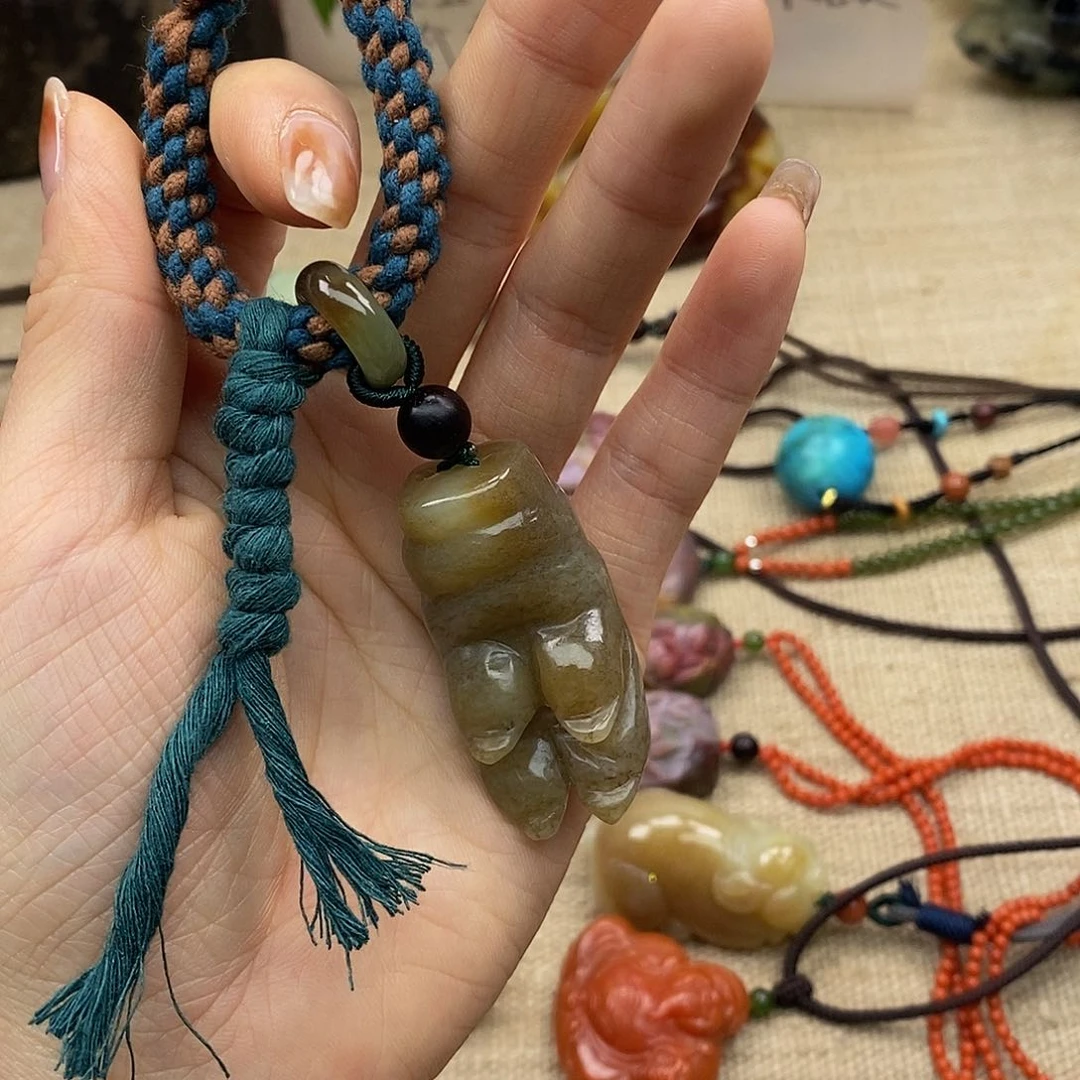 和田玉（糖玉）挂件未镶嵌招**宝