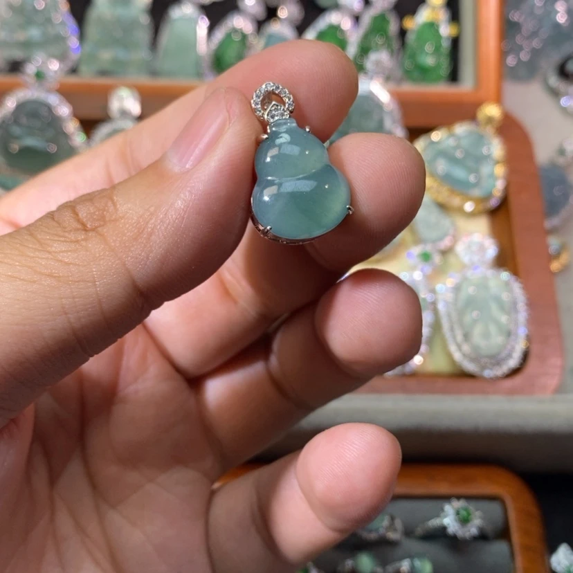 【闪购商品】颈饰未镶嵌翡翠天然