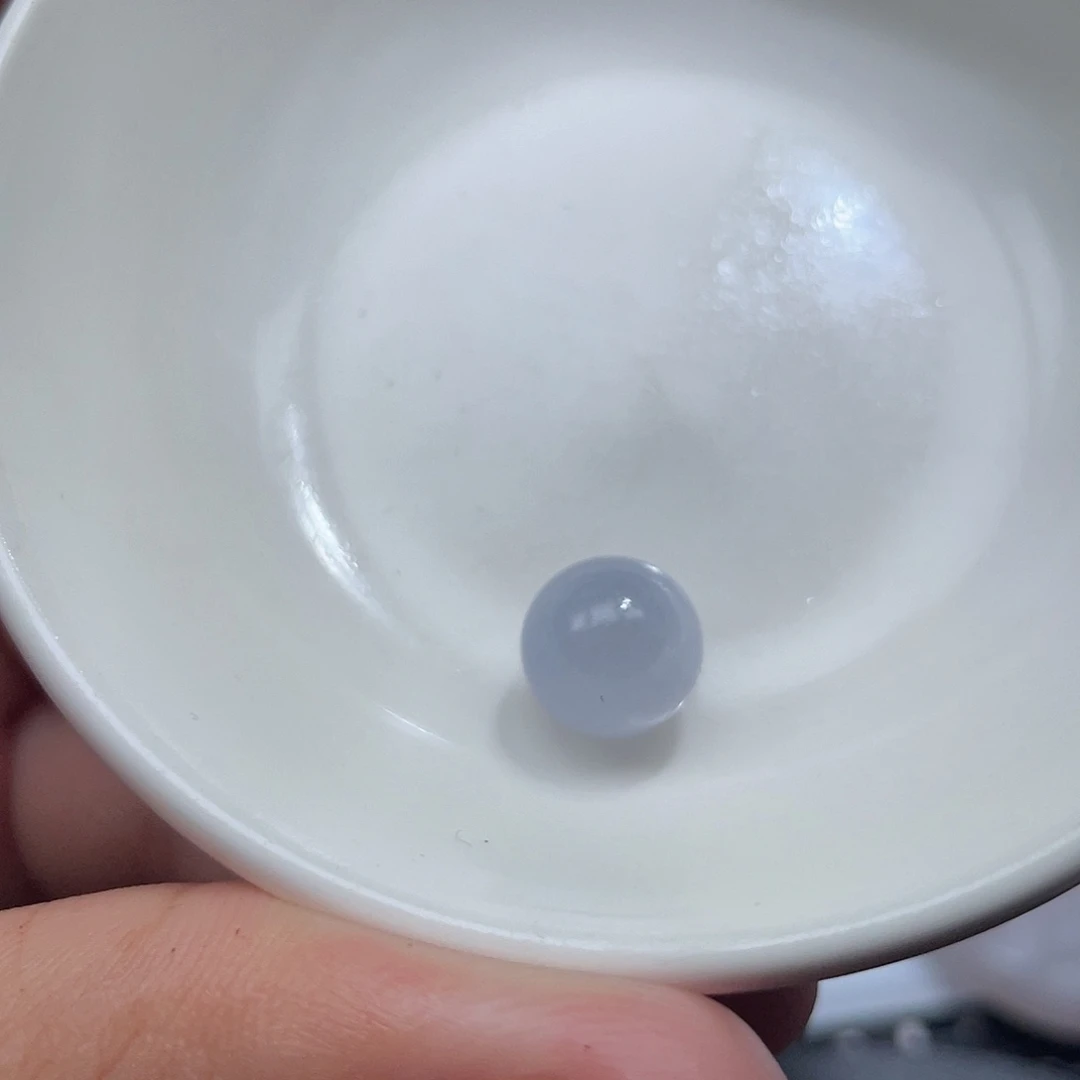 翡翠未镶嵌颈饰是