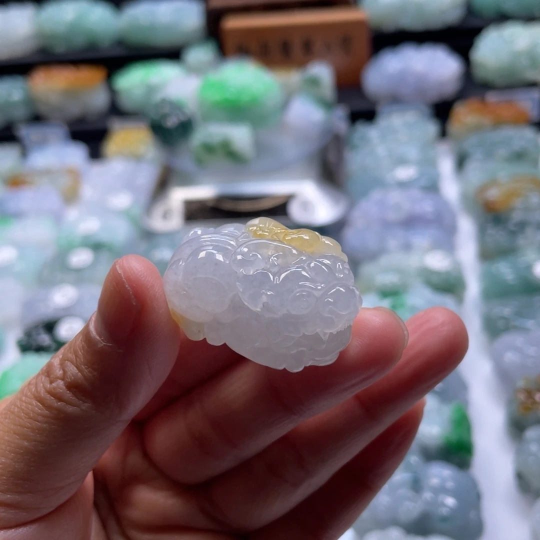 翡翠颈饰未镶嵌貔貅