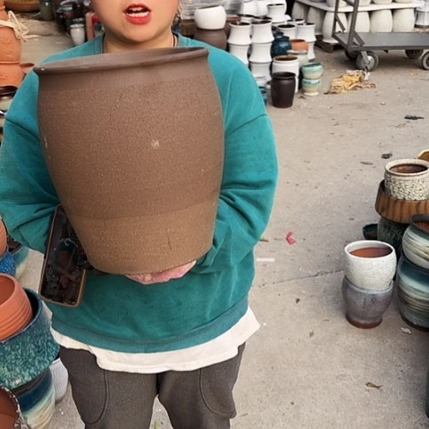 25口30高瑕疵底裂一个。