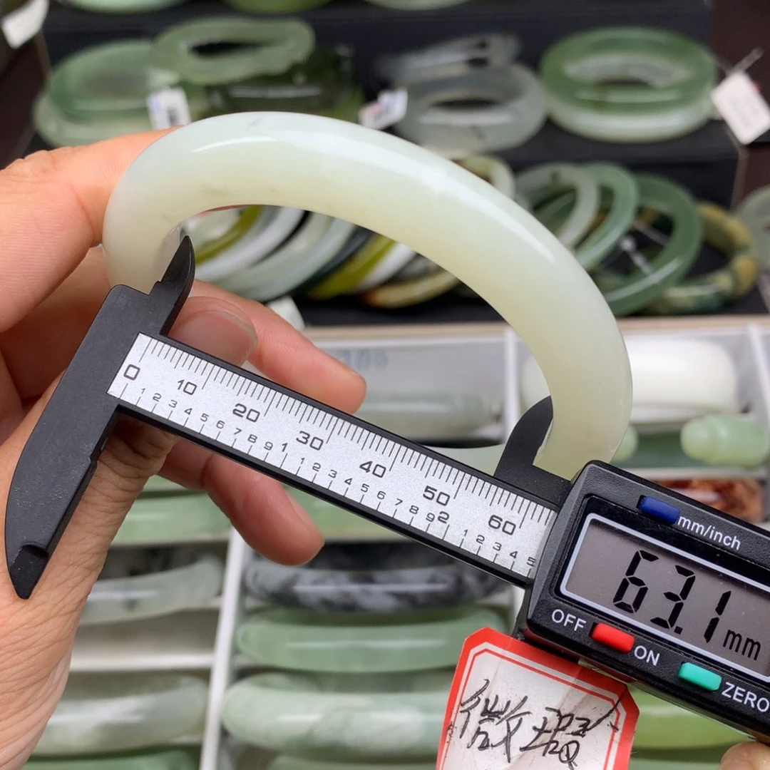 常***树蛇纹石玉未镶嵌手镯2121