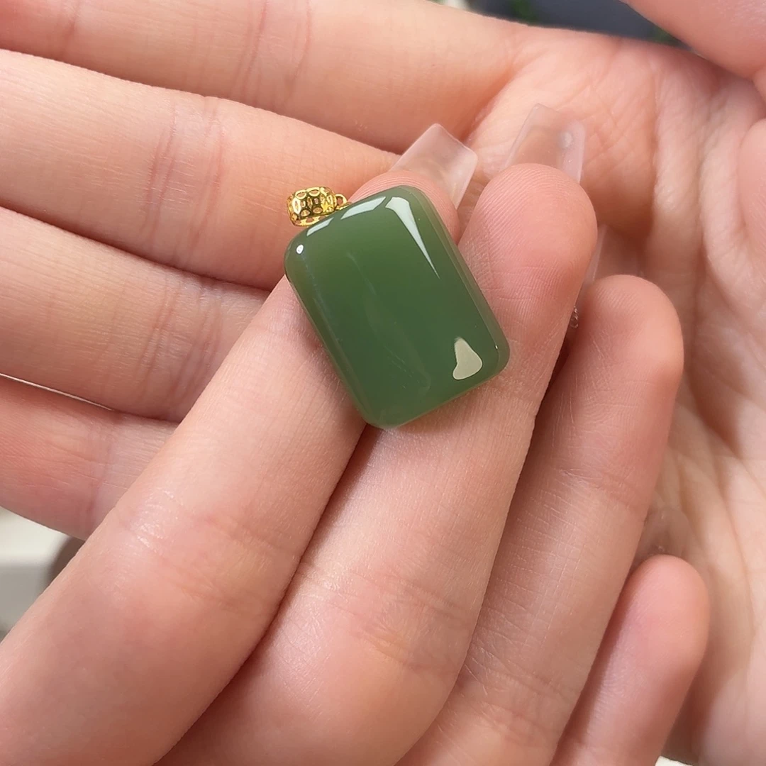 和田玉18K金镶嵌颈饰