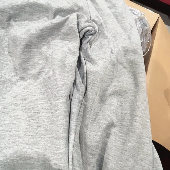 4xl。 灰。