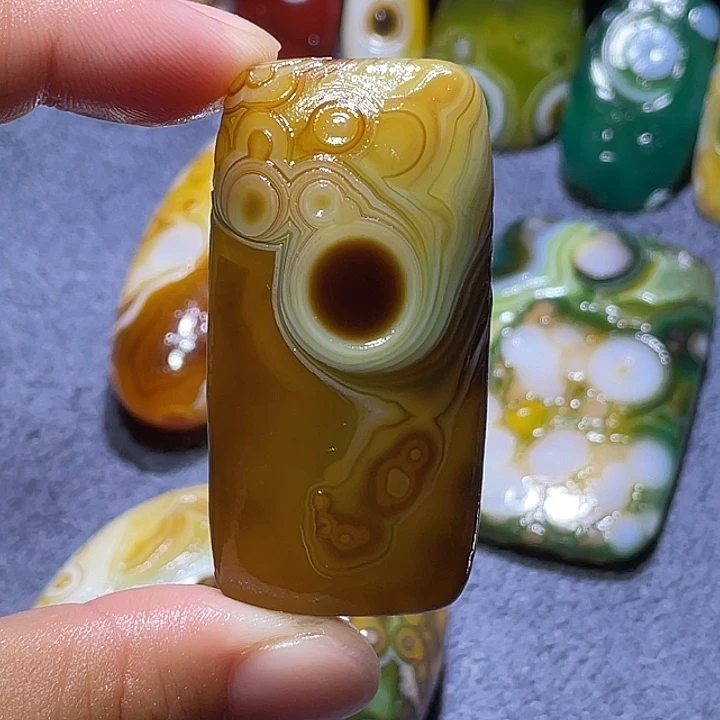 未镶嵌玛瑙/玉髓珠宝奇石