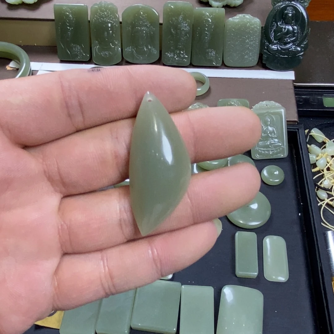 颈饰未镶嵌和田玉茉*021