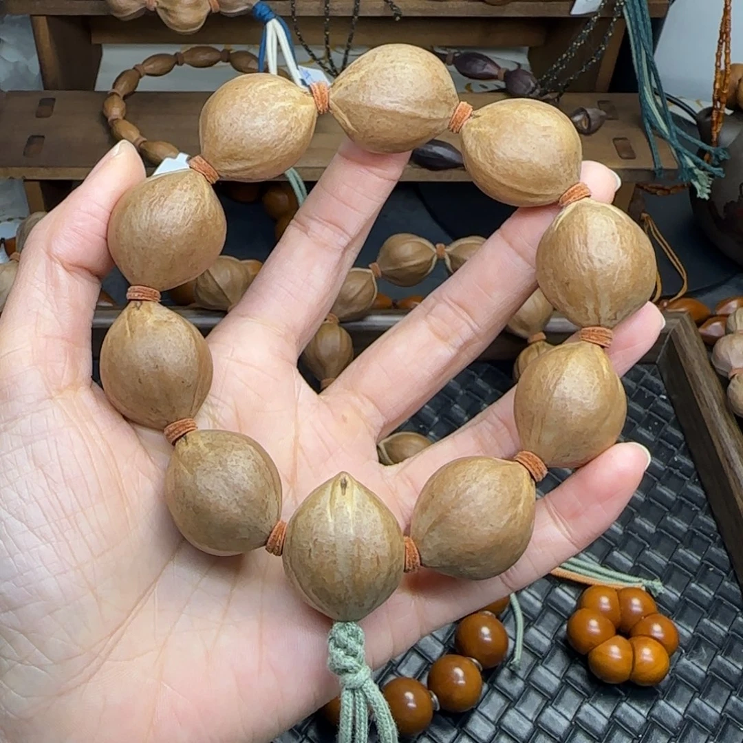 手串橄榄核31。2.3*2.8油核