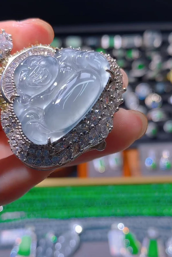 纯天然A货翡翠吊坠