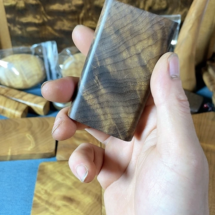 【闪购商品】T**Y金丝楠阴沉木无事牌