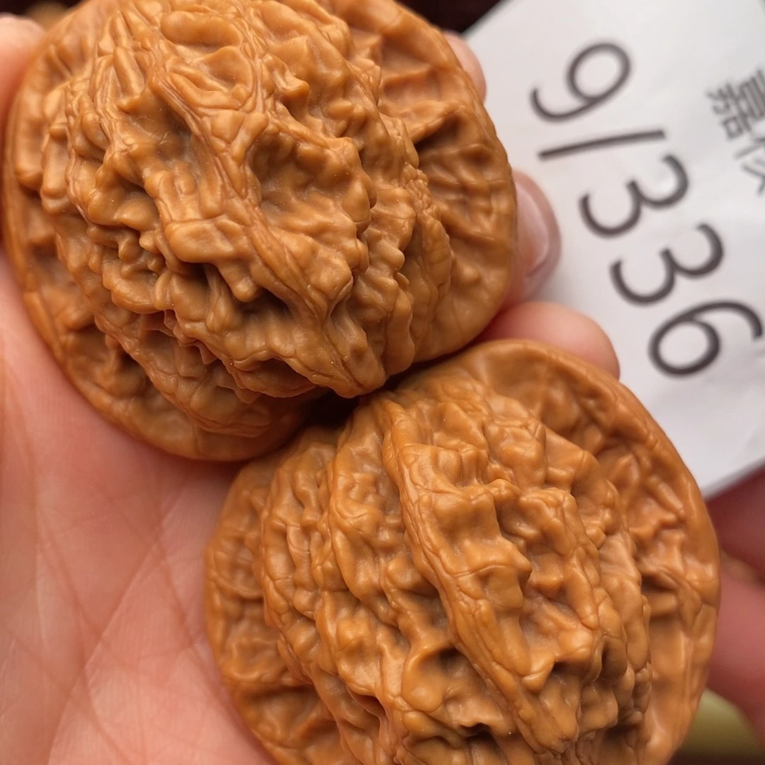 亚***辉文玩核桃把件43虎头