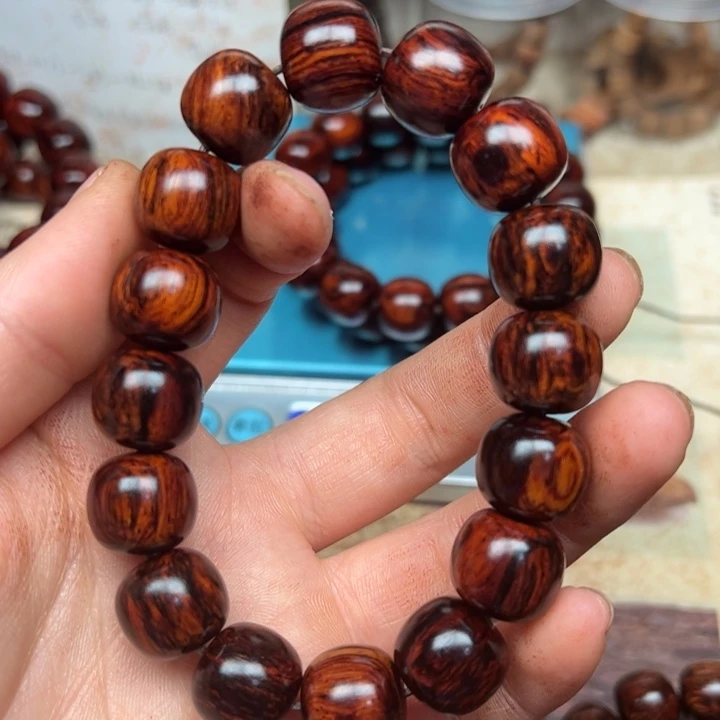 藤类海南红降1314老型黑金底天花板