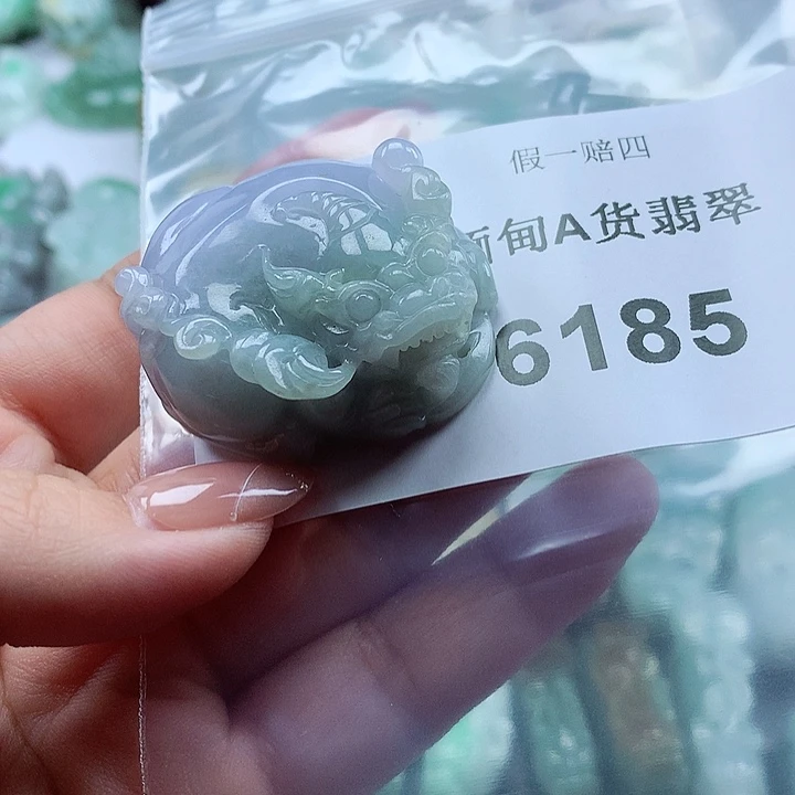 翡翠吊坠(不含链)未镶嵌大**画