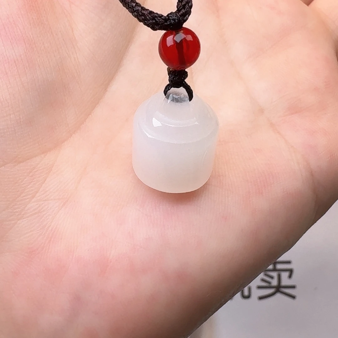 石英质玉（金丝玉）未镶嵌颈饰