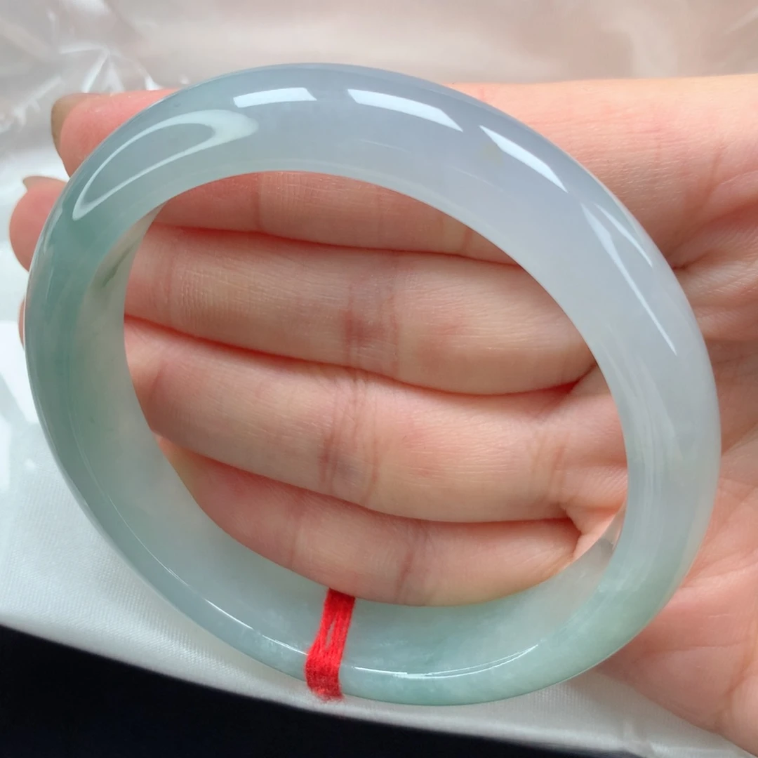 翡翠手镯未镶嵌，32号