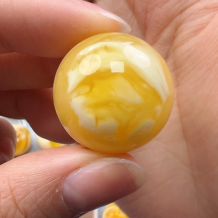 蜜蜡未镶嵌珠宝奇石