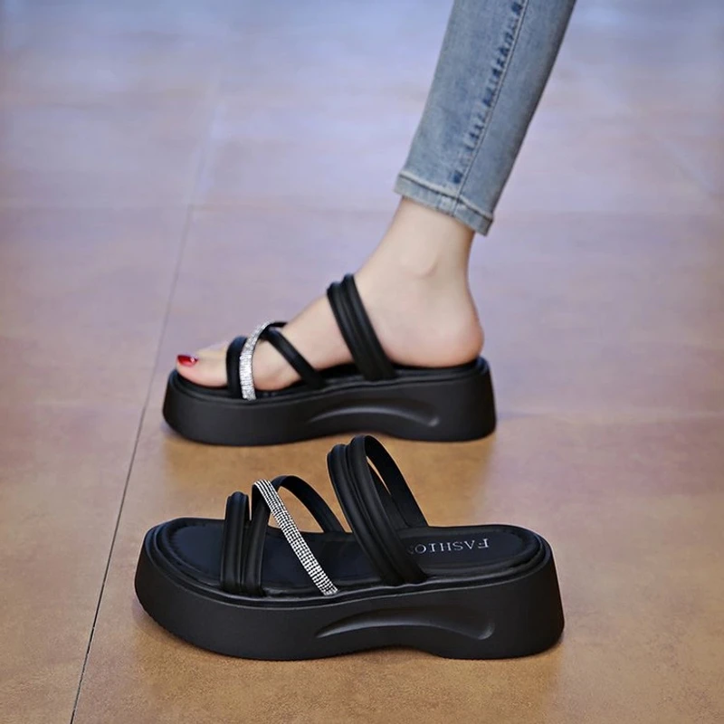 啄木鸟美拉德凉鞋女2025新款夏季孕妇外穿水钻凉拖厚底防滑沙滩鞋