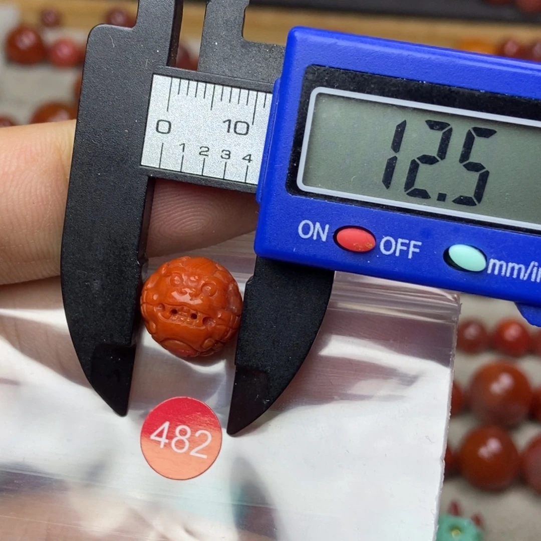 南红玛瑙未镶嵌有瑕疵