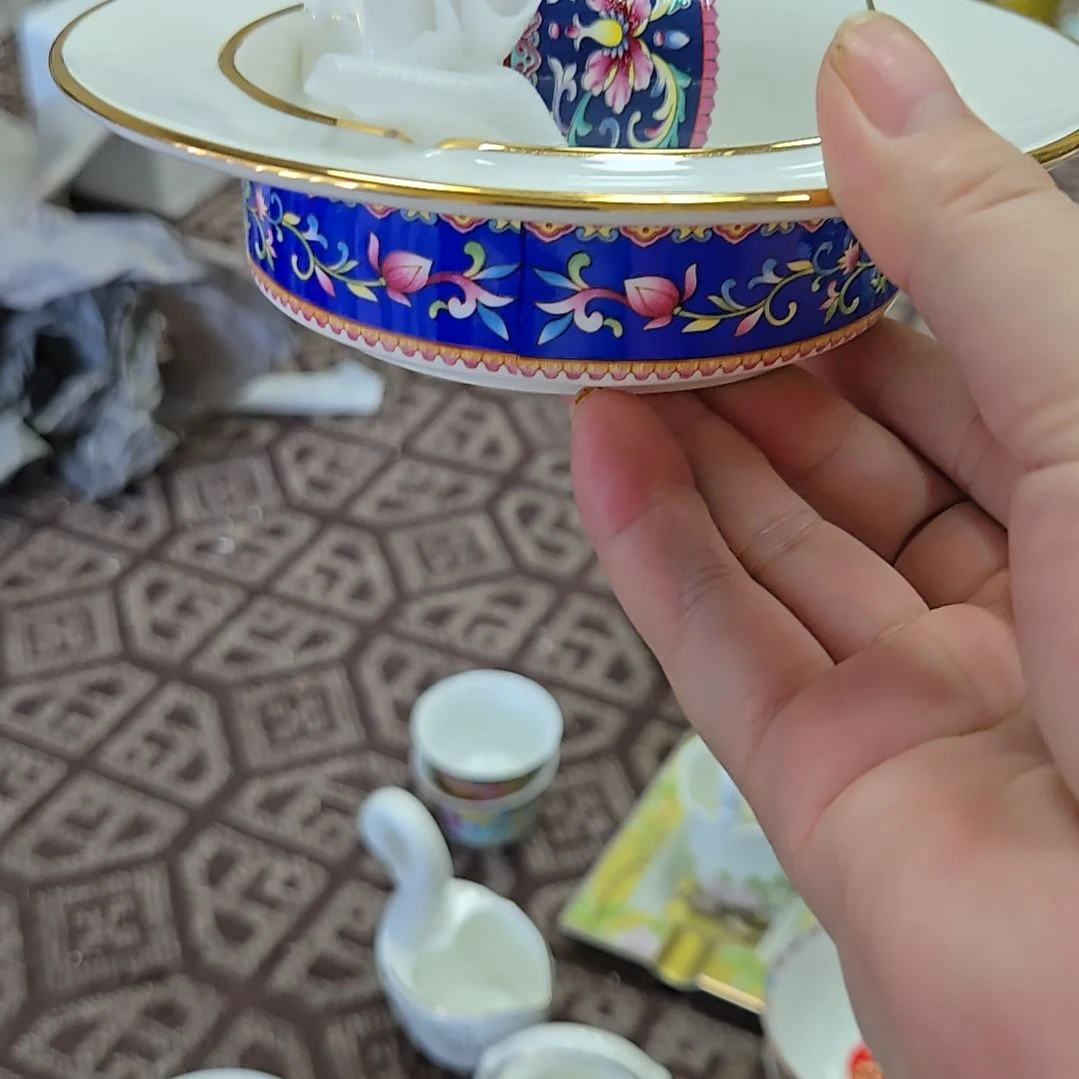 瓷片微瑕珐琅彩烟缸一个牙签筒一个6666