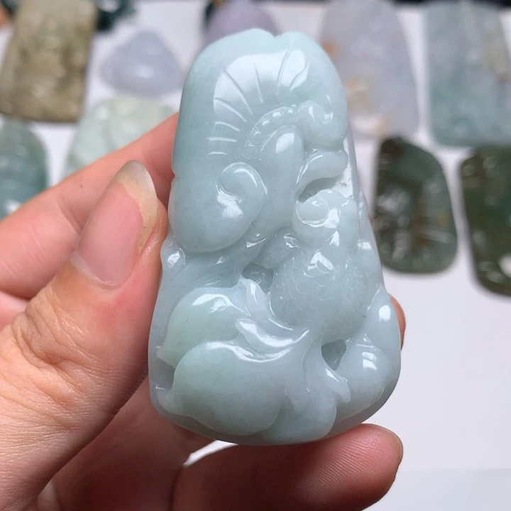 翡翠未镶嵌颈饰金鱼21