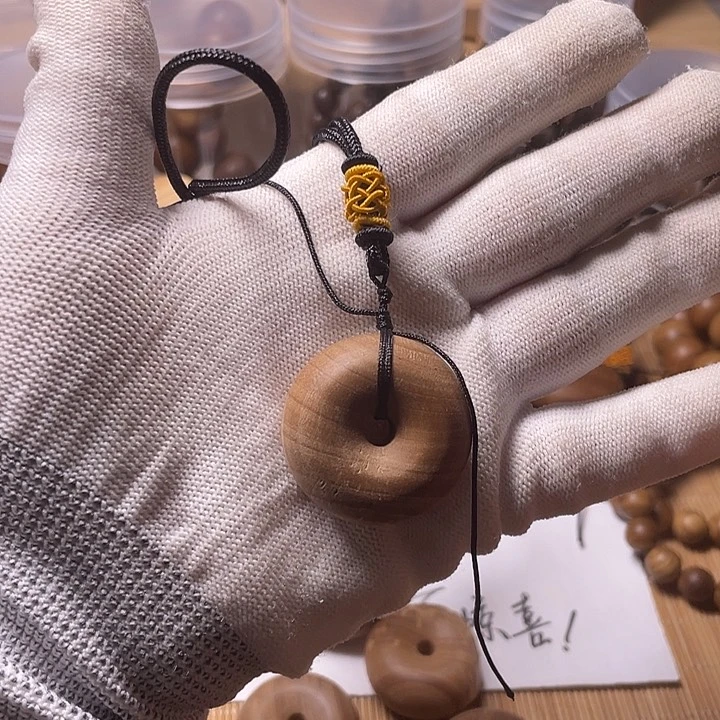 檀香木老山檀香小平安扣瑕疵