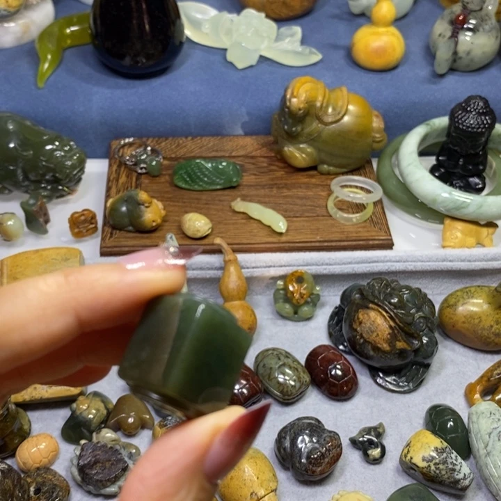 透闪石质玉未镶嵌挂件玉琮