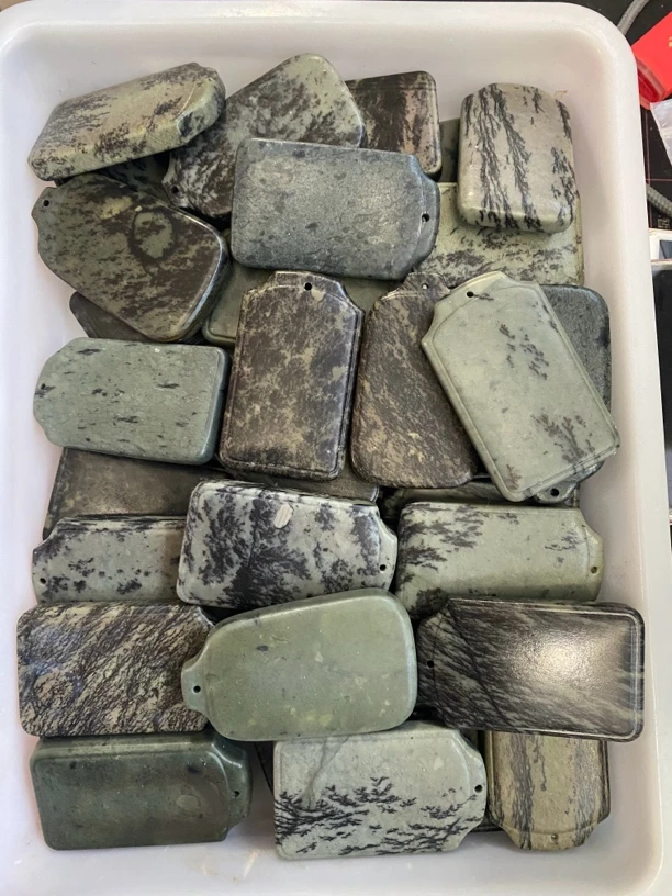 和田玉草花无事牌 随机发货