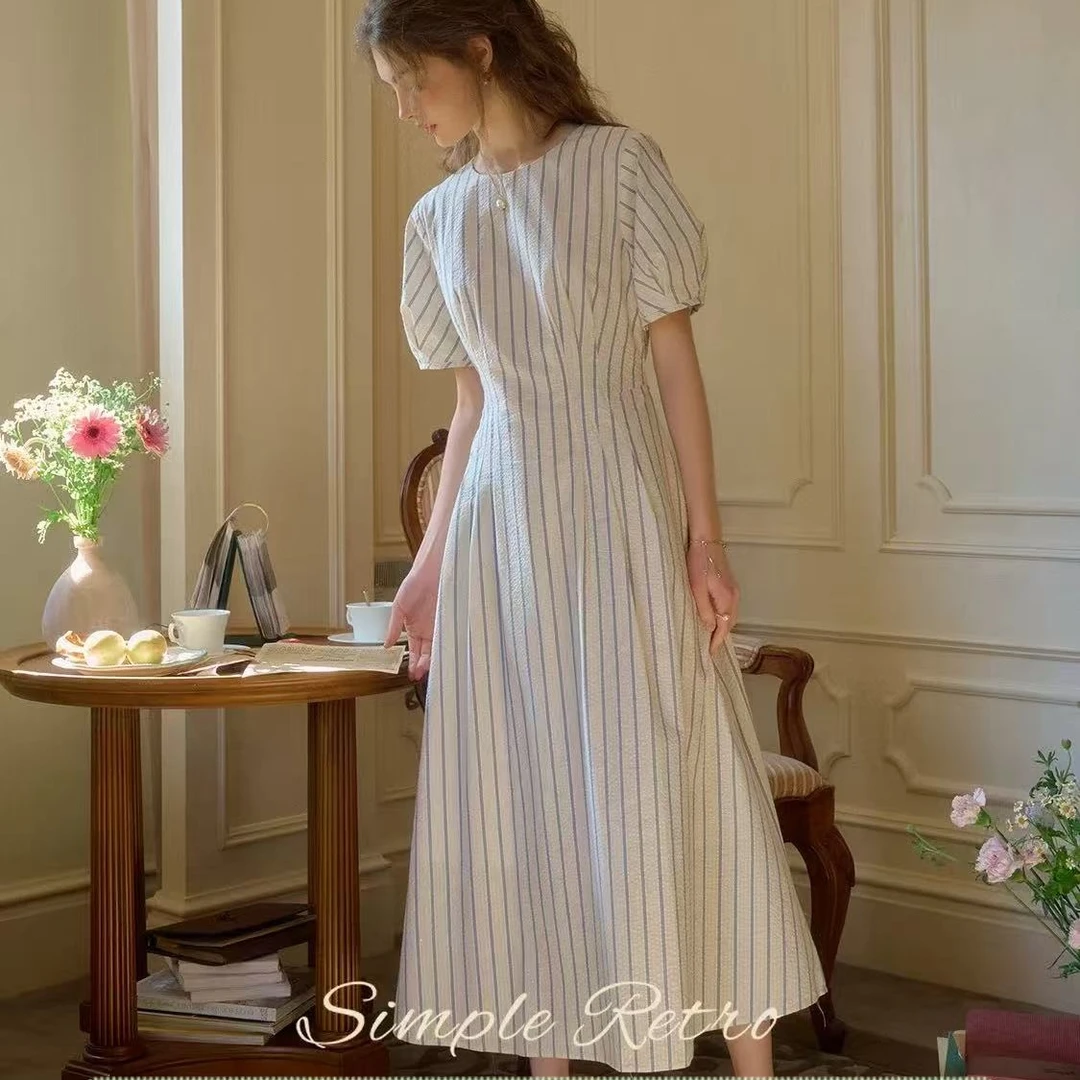 SimpleRetro城市日记 高级感条纹连衣裙女法式泡泡袖收腰a字裙子