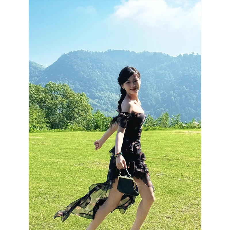 六指导 碎影摇曳 法式复古印花不规则连衣裙女夏气质收腰显瘦长裙