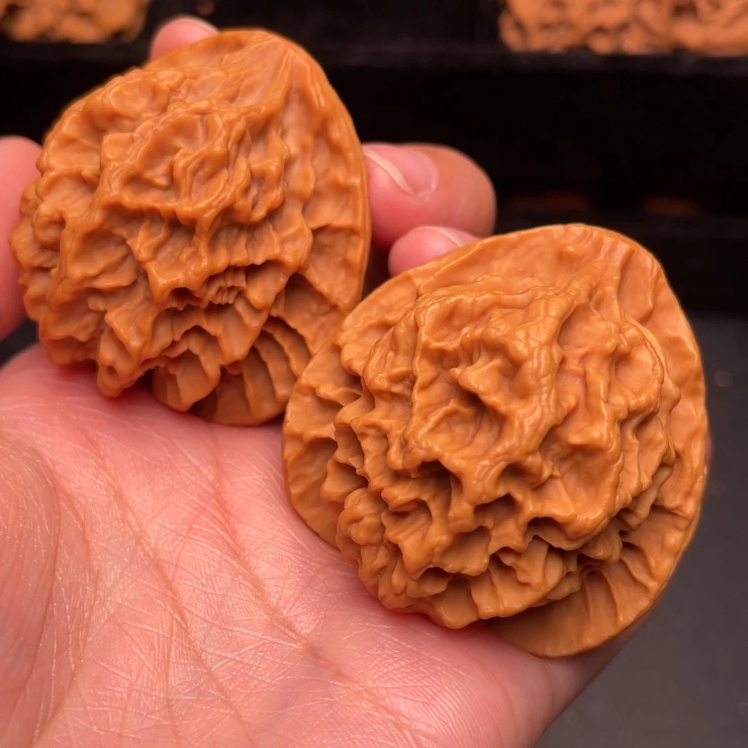 文玩核桃把件秦岭野生核桃文玩