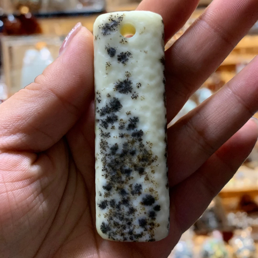 天然岫玉手工锤纹奶油白底黑色水草手把牌