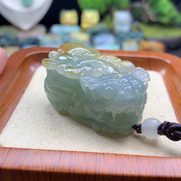 翡翠未镶嵌颈饰貔貅34