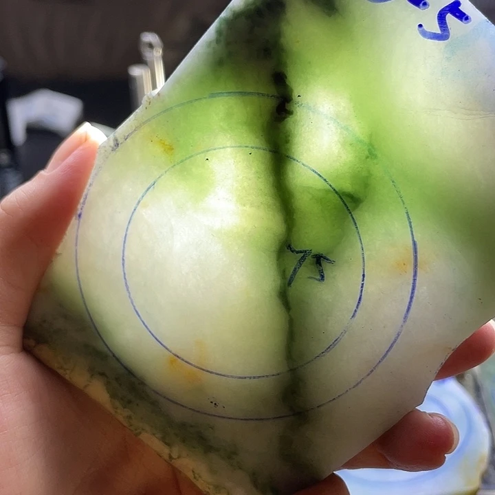 定制翡翠未镶嵌翡翠手镯