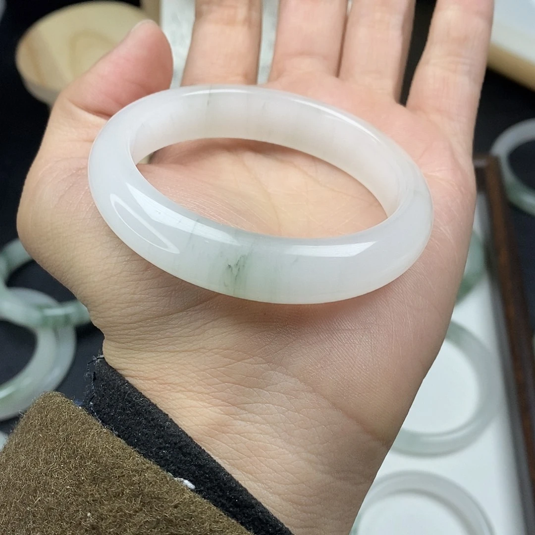 石英质玉未镶嵌手镯58圈口