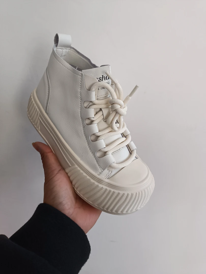 8025新款真皮高帮板鞋